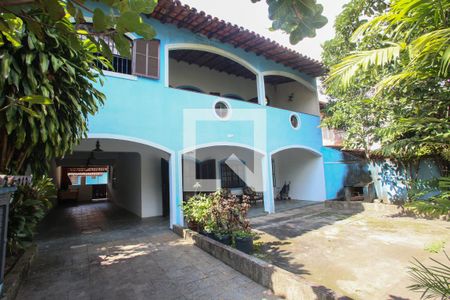 Casa à venda com 350m², 7 quartos e 1 vaga Casa à venda com 350m², 7 quartos e 1 vagaQuintal