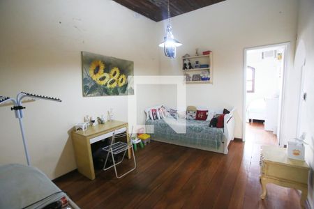 Casa à venda com 350m², 7 quartos e 1 vaga Casa à venda com 350m², 7 quartos e 1 vagaHall dos Quartos