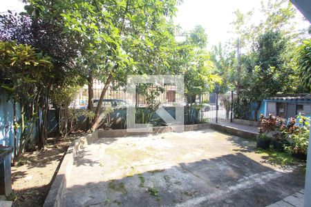 Casa à venda com 350m², 7 quartos e 1 vaga Casa à venda com 350m², 7 quartos e 1 vagaQuintal