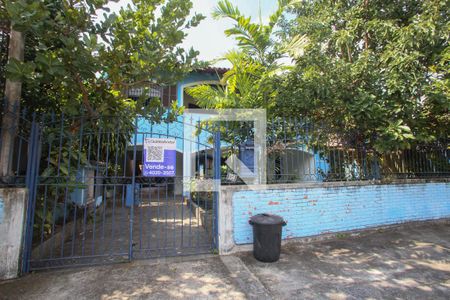 Casa à venda com 350m², 7 quartos e 1 vaga Casa à venda com 350m², 7 quartos e 1 vagaFachada