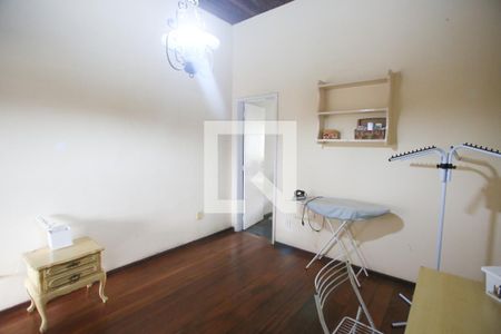 Casa à venda com 350m², 7 quartos e 1 vaga Casa à venda com 350m², 7 quartos e 1 vagaHall dos Quartos