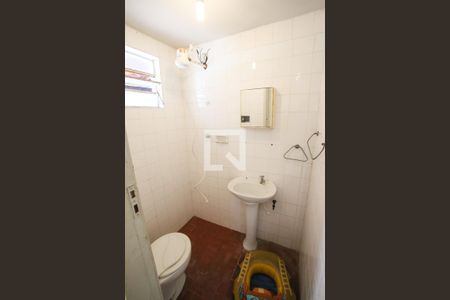 Casa à venda com 350m², 7 quartos e 1 vaga Casa à venda com 350m², 7 quartos e 1 vagaBanheiro de Serviço