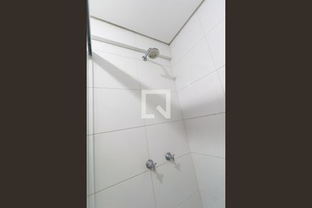 Banheiro Social de kitnet/studio para alugar com 1 quarto, 30m² em Centro, Curitiba