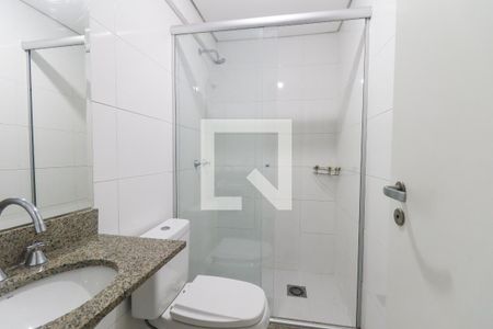 Banheiro Social de kitnet/studio para alugar com 1 quarto, 30m² em Centro, Curitiba