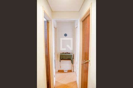 Corredor de apartamento para alugar com 3 quartos, 58m² em Jardim Stella, Santo André