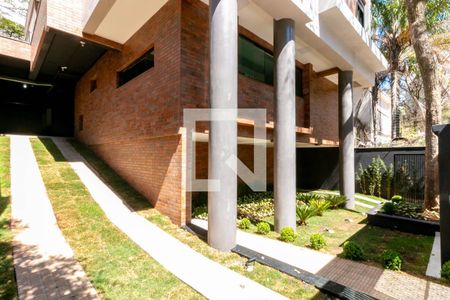 Apartamento à venda com 166m², 3 quartos e 3 vagas Apartamento à venda com 166m², 3 quartos e 3 vagasEntrada