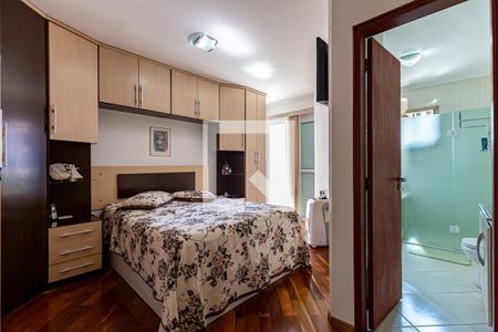 Casa à venda com 254m², 4 quartos e 8 vagas Casa à venda com 254m², 4 quartos e 8 vagasSuite 3