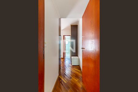 Casa à venda com 254m², 4 quartos e 8 vagas Casa à venda com 254m², 4 quartos e 8 vagasSuite 3