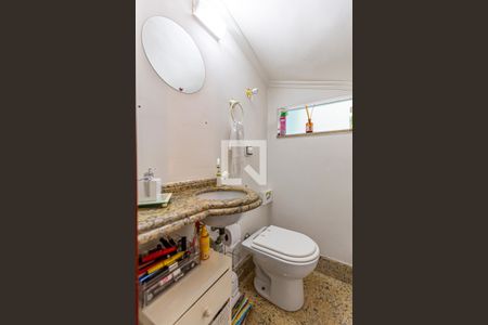 Casa à venda com 254m², 4 quartos e 8 vagas Casa à venda com 254m², 4 quartos e 8 vagasLavabo