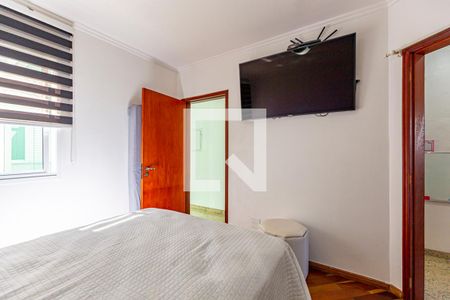 Casa à venda com 254m², 4 quartos e 8 vagas Casa à venda com 254m², 4 quartos e 8 vagasSuite 1