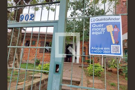 Casa à venda com 100m², 2 quartos e 2 vagas Casa à venda com 100m², 2 quartos e 2 vagasFachada