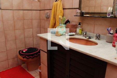 Casa à venda com 100m², 2 quartos e 2 vagas Casa à venda com 100m², 2 quartos e 2 vagasBanheiro Social