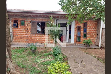 Casa à venda com 100m², 2 quartos e 2 vagas Casa à venda com 100m², 2 quartos e 2 vagasFachada