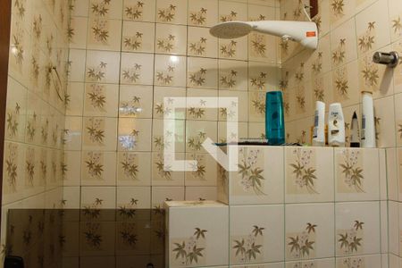 Casa à venda com 100m², 2 quartos e 2 vagas Casa à venda com 100m², 2 quartos e 2 vagasBanheiro da Suíte