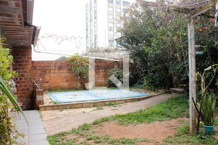 Casa à venda com 100m², 2 quartos e 2 vagas Casa à venda com 100m², 2 quartos e 2 vagasÁrea comum - Piscina