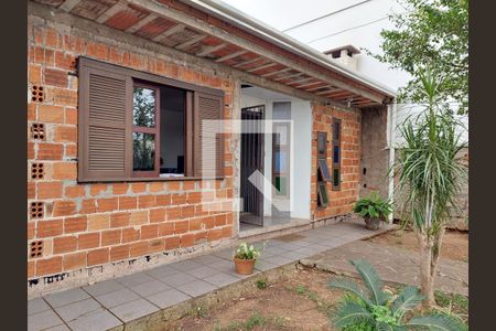 Casa à venda com 100m², 2 quartos e 2 vagas Casa à venda com 100m², 2 quartos e 2 vagasFachada