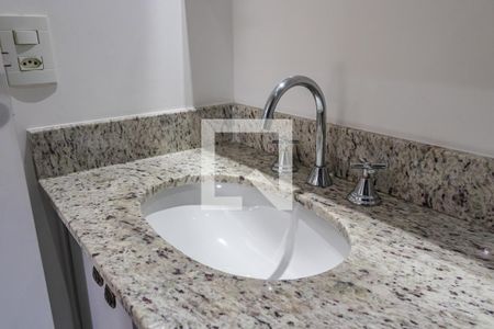 Apartamento à venda com 62m², 2 quartos e 1 vaga Apartamento à venda com 62m², 2 quartos e 1 vagaBanheiro da Suíte