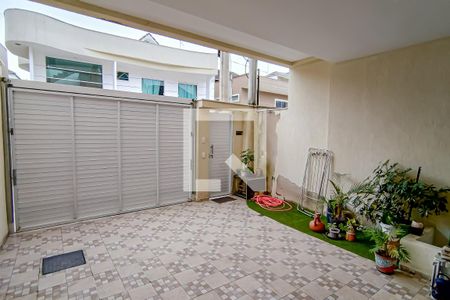 Casa à venda com 220m², 3 quartos e 1 vaga Casa à venda com 220m², 3 quartos e 1 vagaGaragem