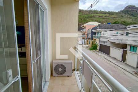 Casa à venda com 220m², 3 quartos e 1 vaga Casa à venda com 220m², 3 quartos e 1 vagaVaranda