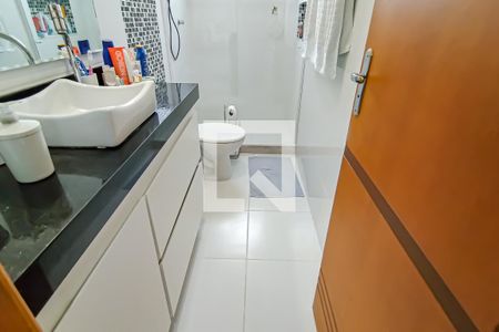 Casa à venda com 220m², 3 quartos e 1 vaga Casa à venda com 220m², 3 quartos e 1 vagaBanheiro