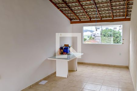 Casa à venda com 220m², 3 quartos e 1 vaga Casa à venda com 220m², 3 quartos e 1 vagaTerraço