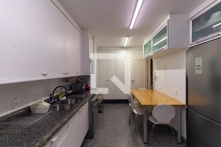 Apartamento à venda com 173m², 3 quartos e 3 vagas Apartamento à venda com 173m², 3 quartos e 3 vagasCozinha