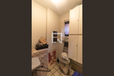 Apartamento à venda com 173m², 3 quartos e 3 vagas Apartamento à venda com 173m², 3 quartos e 3 vagasQuarto de Serviço