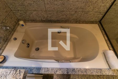 Apartamento à venda com 173m², 3 quartos e 3 vagas Apartamento à venda com 173m², 3 quartos e 3 vagasBanheiro da Suíte 2