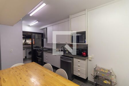 Apartamento à venda com 173m², 3 quartos e 3 vagas Apartamento à venda com 173m², 3 quartos e 3 vagasCozinha