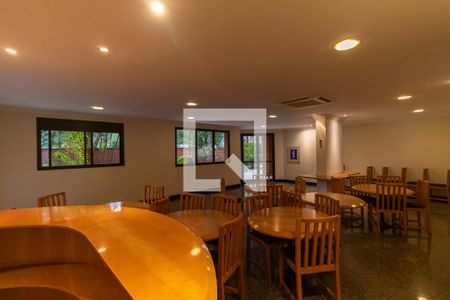 Apartamento à venda com 173m², 3 quartos e 3 vagas Apartamento à venda com 173m², 3 quartos e 3 vagasSalão de Festas