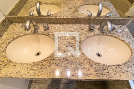 Apartamento à venda com 173m², 3 quartos e 3 vagas Apartamento à venda com 173m², 3 quartos e 3 vagasBanheiro da Suíte 2