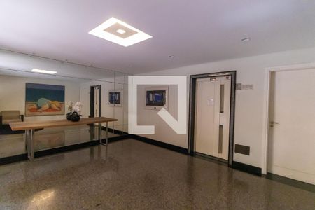 Apartamento à venda com 173m², 3 quartos e 3 vagas Apartamento à venda com 173m², 3 quartos e 3 vagasHall de entrada