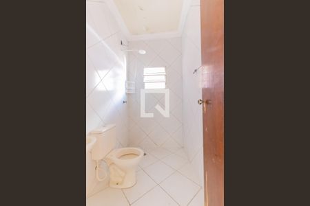 Casa para alugar com 80m², 2 quartos e 2 vagas Casa para alugar com 80m², 2 quartos e 2 vagasBanheiro
