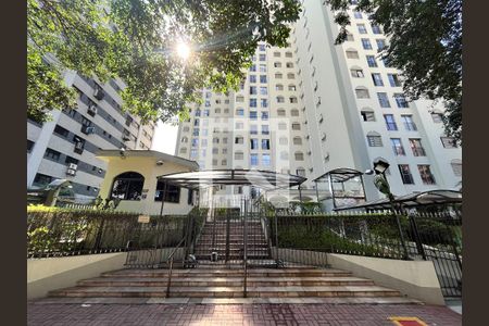 Apartamento para alugar com 58m², 2 quartos e 1 vaga Apartamento para alugar com 58m², 2 quartos e 1 vagaFachada