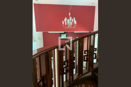 Casa para alugar com 492m², 3 quartos e 5 vagasEscada