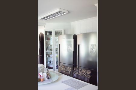 Casa para alugar com 492m², 3 quartos e 5 vagas Casa para alugar com 492m², 3 quartos e 5 vagasCozinha - Armários