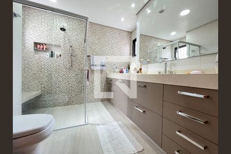 Casa à venda com 244m², 3 quartos e 3 vagas Casa à venda com 244m², 3 quartos e 3 vagasBanheiro da Suíte 1