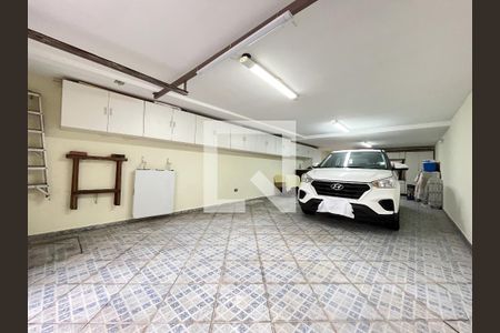Casa à venda com 244m², 3 quartos e 3 vagas Casa à venda com 244m², 3 quartos e 3 vagasGaragem