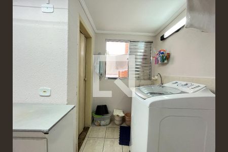 Casa à venda com 244m², 3 quartos e 3 vagas Casa à venda com 244m², 3 quartos e 3 vagasÁrea de Serviço