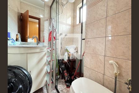 Casa à venda com 244m², 3 quartos e 3 vagas Casa à venda com 244m², 3 quartos e 3 vagasBanheiro da Suíte 2