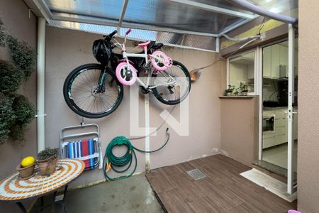 Casa de condomínio à venda com 117m², 2 quartos e 1 vaga Casa de condomínio à venda com 117m², 2 quartos e 1 vagaQuintal