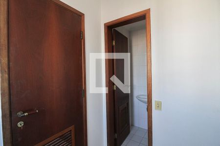 Apartamento à venda com 114m², 3 quartos e 3 vagas Apartamento à venda com 114m², 3 quartos e 3 vagasÁrea de Serviço