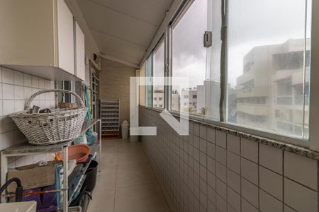 Apartamento à venda com 340m², 3 quartos e 4 vagas Apartamento à venda com 340m², 3 quartos e 4 vagasÁrea de Serviço