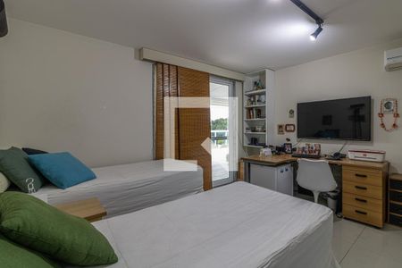 Apartamento à venda com 340m², 3 quartos e 4 vagas Apartamento à venda com 340m², 3 quartos e 4 vagasSuíte 1