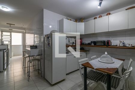 Apartamento à venda com 340m², 3 quartos e 4 vagas Apartamento à venda com 340m², 3 quartos e 4 vagasCozinha