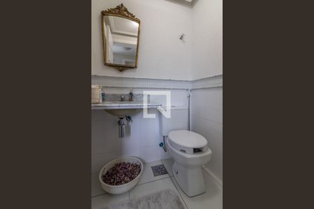 Apartamento à venda com 340m², 3 quartos e 4 vagas Apartamento à venda com 340m², 3 quartos e 4 vagasLavabo