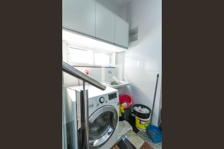 Casa à venda com 258m², 3 quartos e 4 vagas Casa à venda com 258m², 3 quartos e 4 vagasÁrea de Serviço