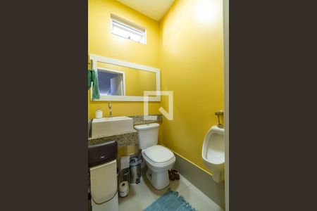 Casa à venda com 258m², 3 quartos e 4 vagas Casa à venda com 258m², 3 quartos e 4 vagasBanheiro de Serviço