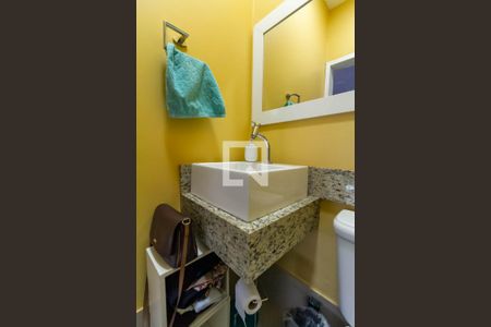 Casa à venda com 258m², 3 quartos e 4 vagas Casa à venda com 258m², 3 quartos e 4 vagasBanheiro de Serviço