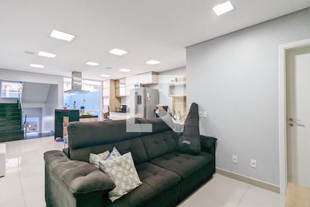 Casa à venda com 258m², 3 quartos e 4 vagas Casa à venda com 258m², 3 quartos e 4 vagasSala